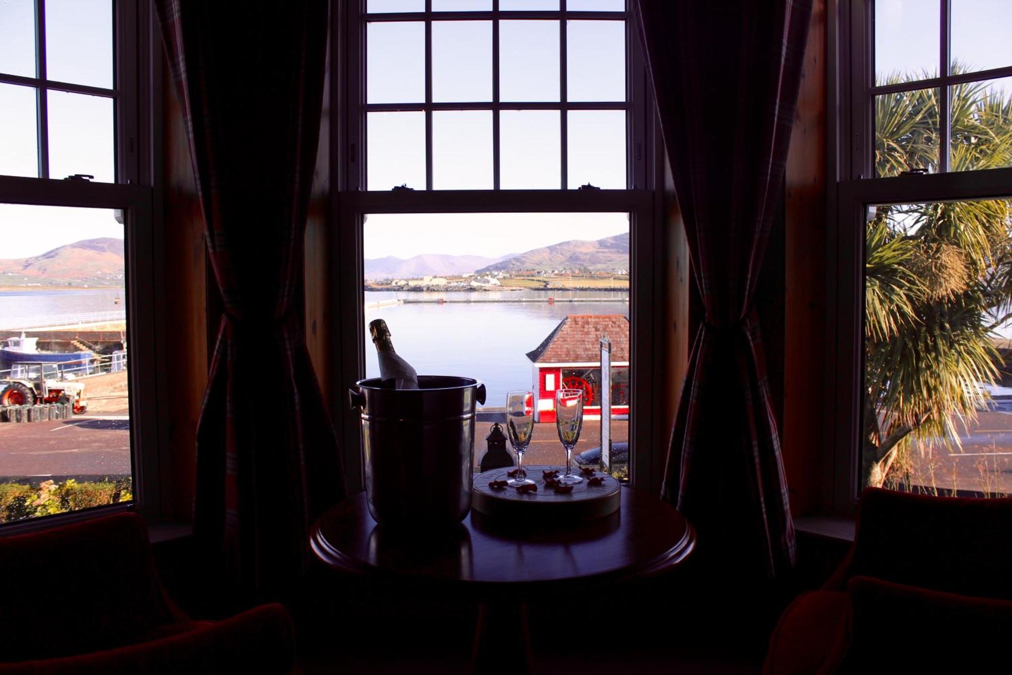 Royal Valentia Hotel Knights Town Camera foto