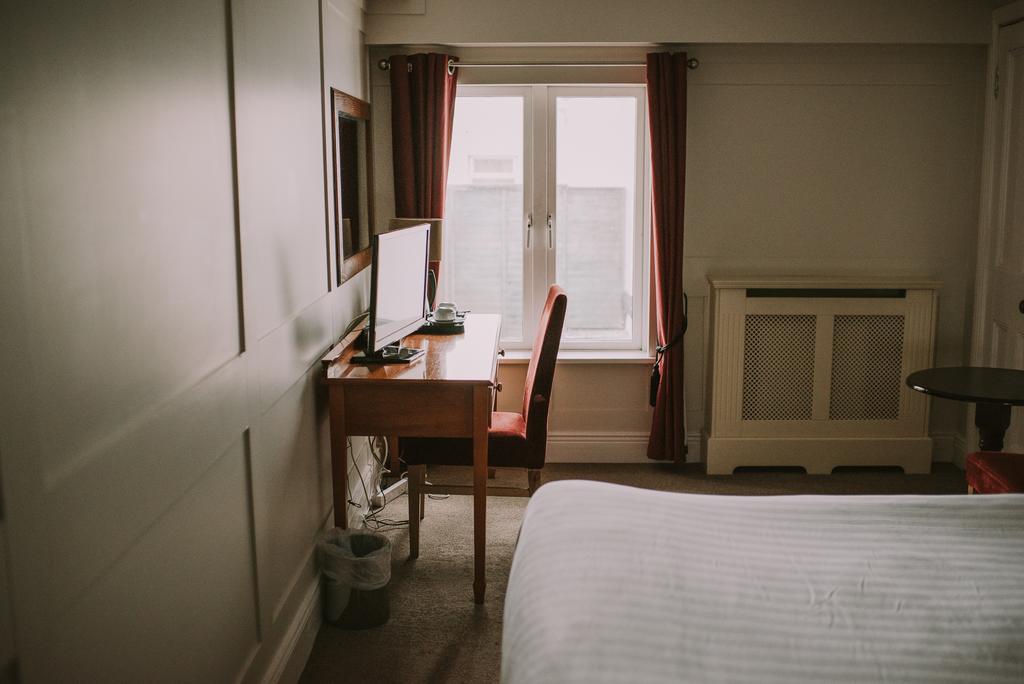 Royal Valentia Hotel Knights Town Esterno foto
