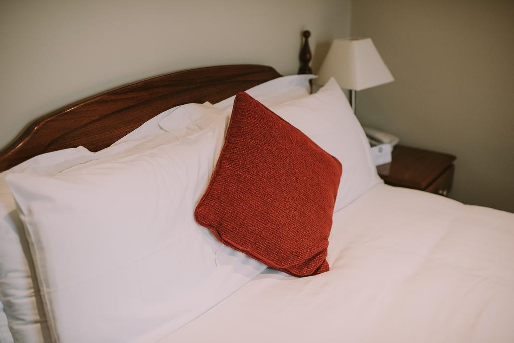Royal Valentia Hotel Knights Town Esterno foto