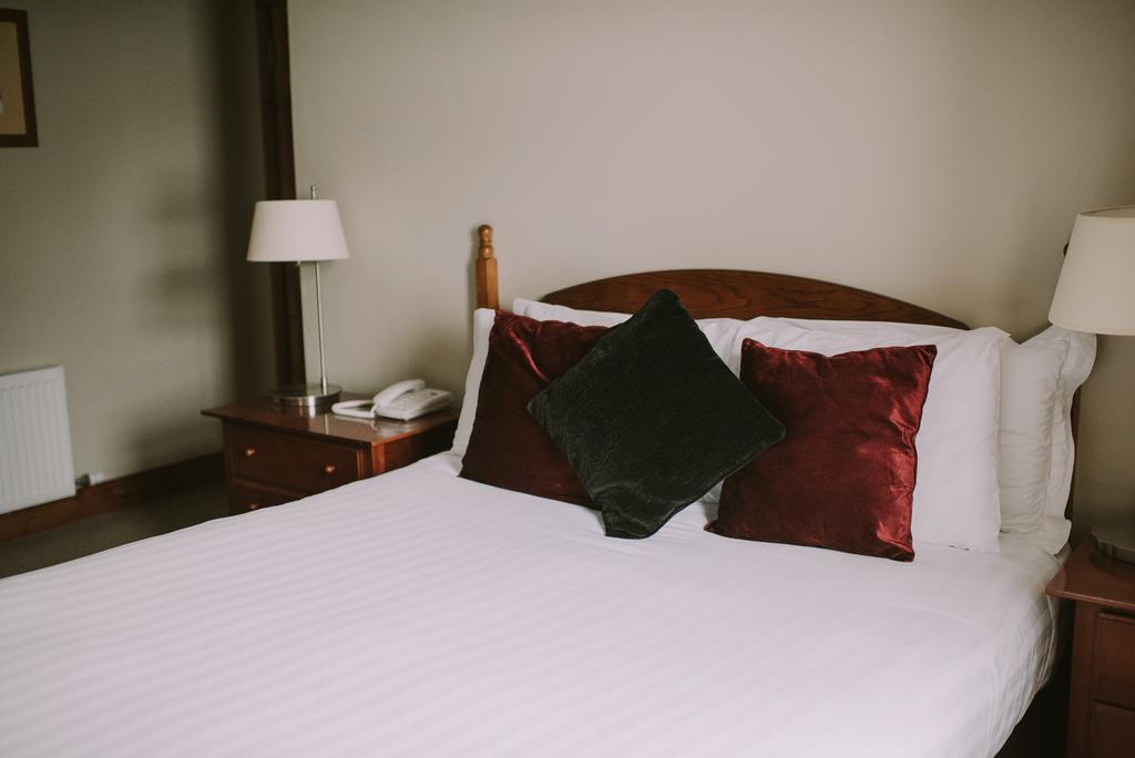 Royal Valentia Hotel Knights Town Esterno foto