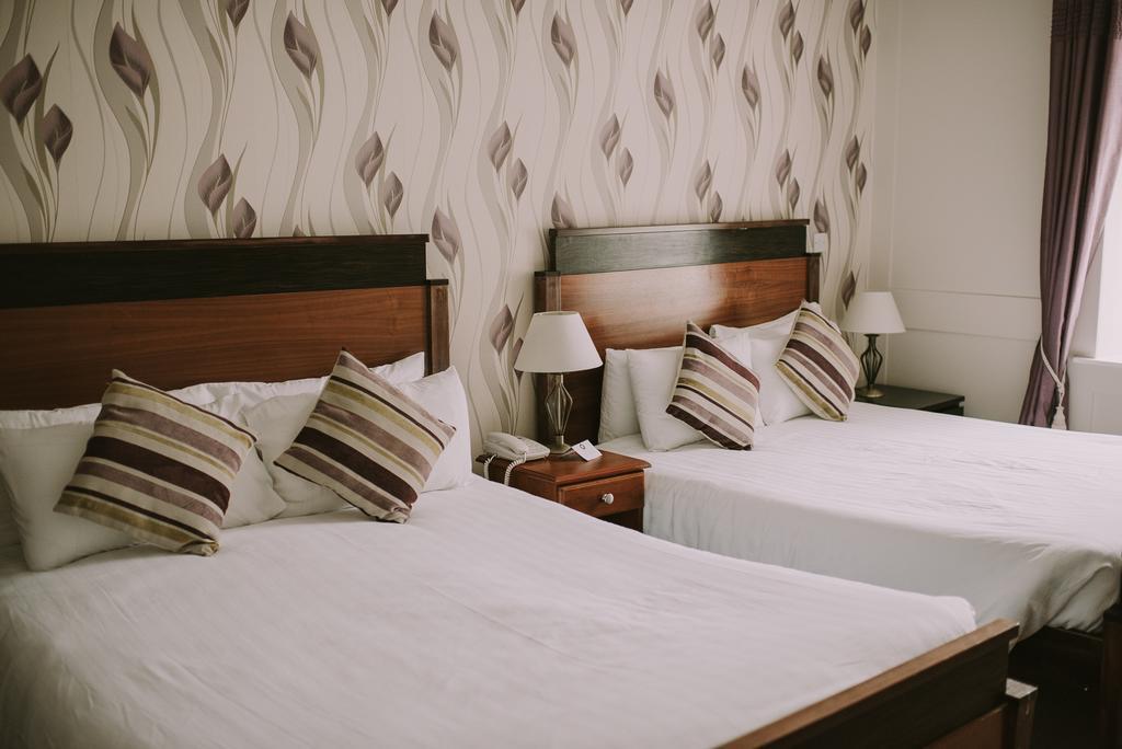 Royal Valentia Hotel Knights Town Esterno foto